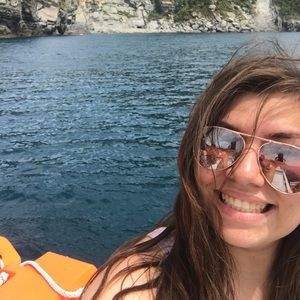 Meet your Posher, Alyssa